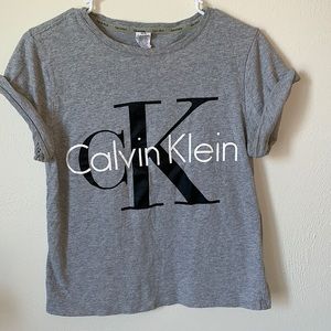 Women’s medium CalVin Klein T shirt